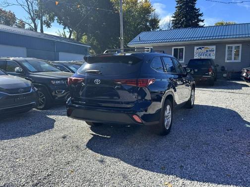 2023 Toyota Highlander LE