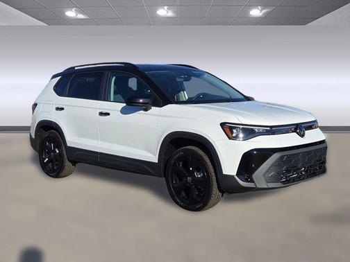 2026 Volkswagen Taos SE Black