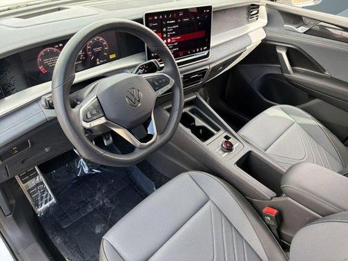 2025 Volkswagen Tiguan 2.0T SE R-Line Black 4MOTION