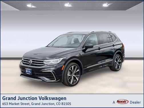 Deep Black Pearl 2024 Volkswagen Tiguan 2.0T SEL R-Line 4MOTION