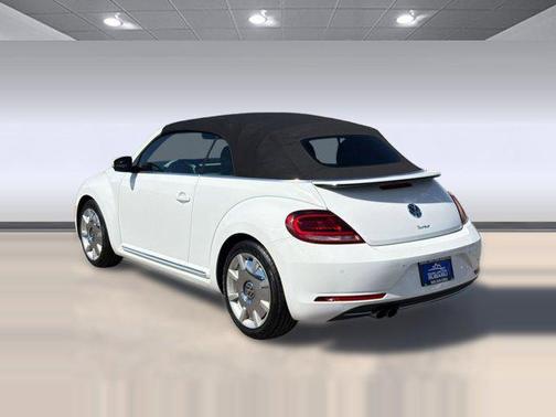 White 2019 Volkswagen Beetle 2.0T SE