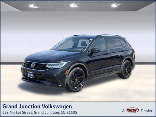 Deep Black Pearl 2023 Volkswagen Tiguan 2.0T SE R-Line Black