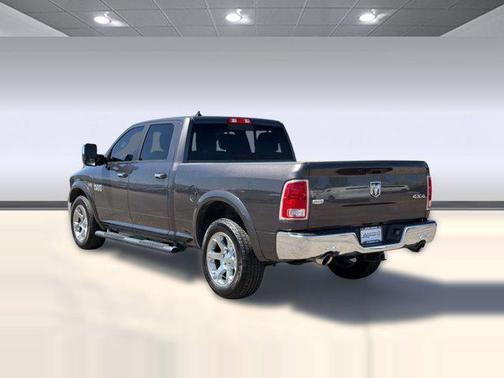 Granite Crystal Metallic Clearcoat 2017 RAM 1500 Laramie