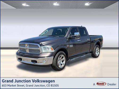 Granite Crystal Metallic Clearcoat 2017 RAM 1500 Laramie