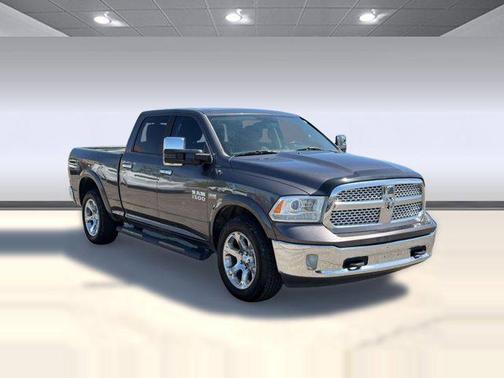 Granite Crystal Metallic Clearcoat 2017 RAM 1500 Laramie