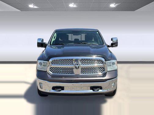 Granite Crystal Metallic Clearcoat 2017 RAM 1500 Laramie