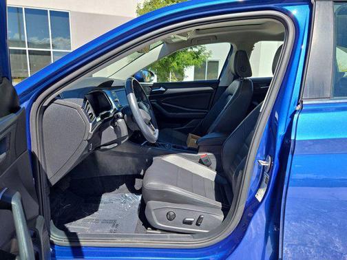 2022 Volkswagen Jetta 1.5T SE