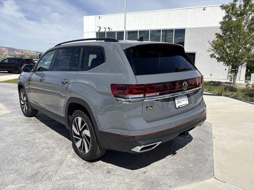 2025 Volkswagen Atlas 2.0T SE w/Technology 4MOTION