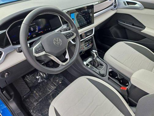 2026 Volkswagen Taos SE