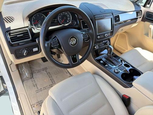 Pure White 2016 Volkswagen Touareg TDI Sport w/Technology