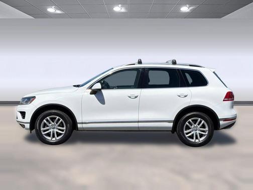 Pure White 2016 Volkswagen Touareg TDI Sport w/Technology