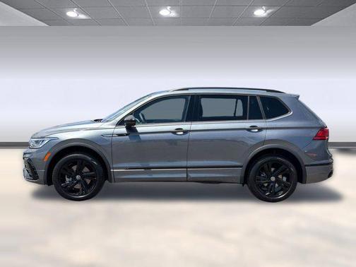 Platinum Gray Metallic 2024 Volkswagen Tiguan 2.0T SE R-Line Black 4MOTION