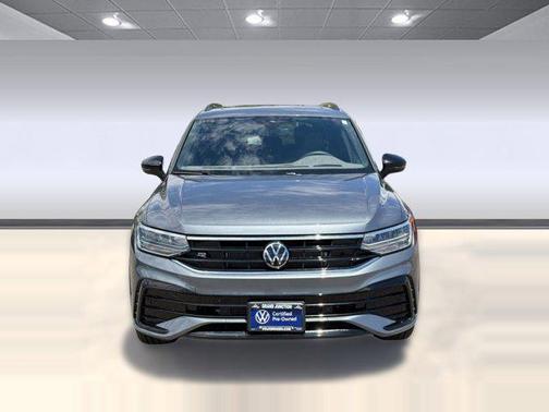 Platinum Gray Metallic 2024 Volkswagen Tiguan 2.0T SE R-Line Black 4MOTION