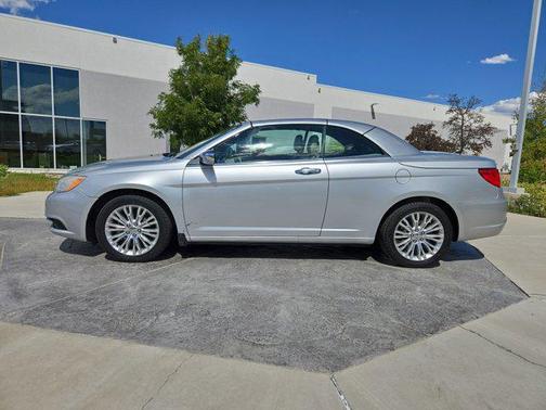 2011 Chrysler 200 Limited