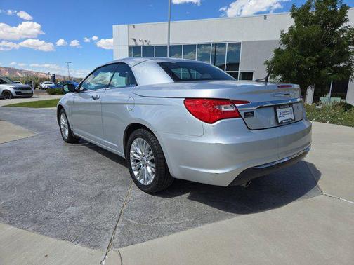 2011 Chrysler 200 Limited