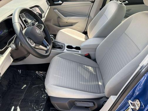 Rising Blue Metallic 2024 Volkswagen Jetta 1.5T S