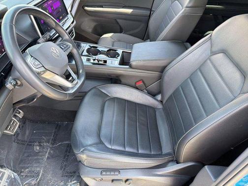 Kingfisher Blue Metallic 2024 Volkswagen Atlas Cross Sport 2.0T SEL