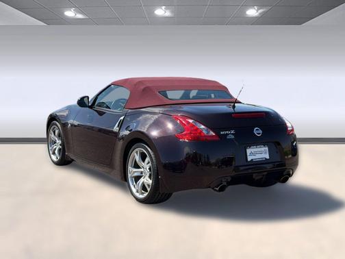 Black Cherry Metallic 2010 Nissan 370Z Touring