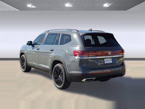 2026 Volkswagen Atlas 2.0T SE w/Technology 4MOTION