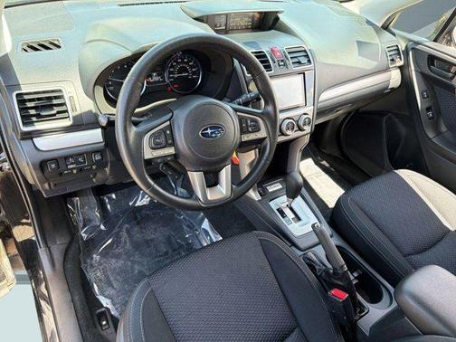 Crystal Black Silica 2018 Subaru Forester 2.5i Premium