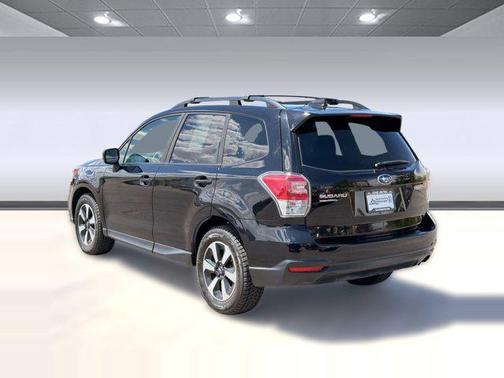 Crystal Black Silica 2018 Subaru Forester 2.5i Premium