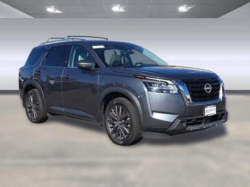 2023 Nissan Pathfinder SL 4WD