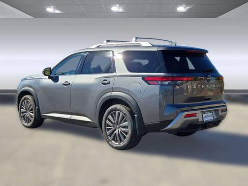 2023 Nissan Pathfinder SL 4WD