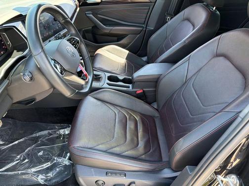 Deep Black Pearl 2022 Volkswagen Jetta GLI 2.0T Autobahn