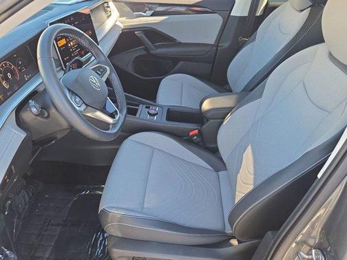 2025 Volkswagen Tiguan 2.0T SE 4MOTION