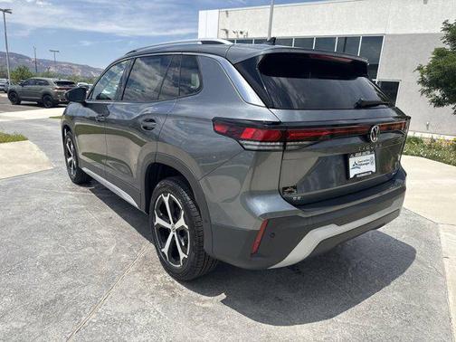 2025 Volkswagen Tiguan 2.0T SE 4MOTION
