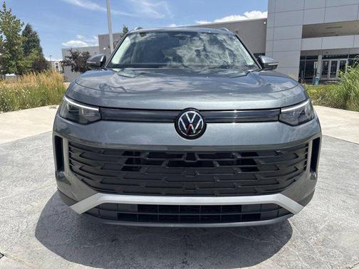 2025 Volkswagen Tiguan 2.0T SE 4MOTION