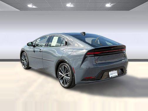 2025 Toyota Prius XLE