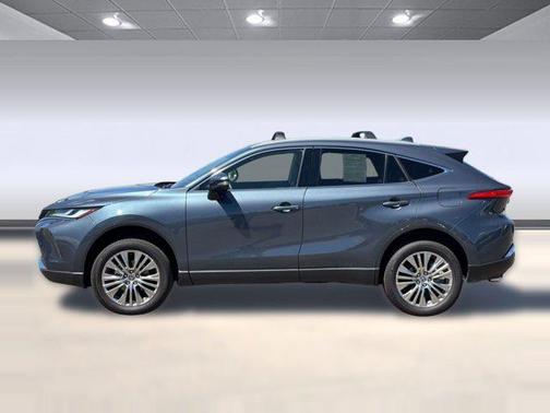 Coastal Gray Metallic 2023 Toyota Venza XLE