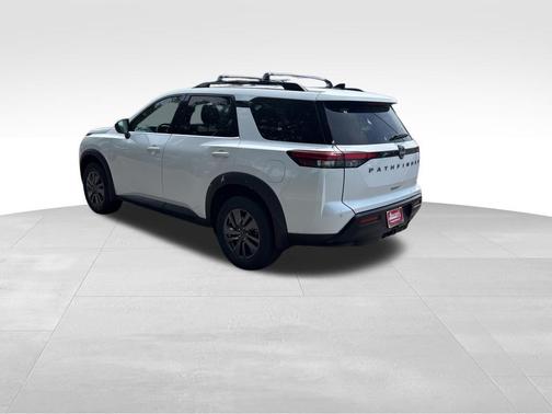 Everest White P 2026 Nissan Pathfinder SV