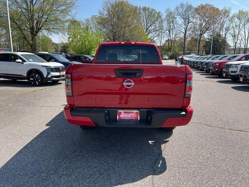 2025 Nissan Frontier SV