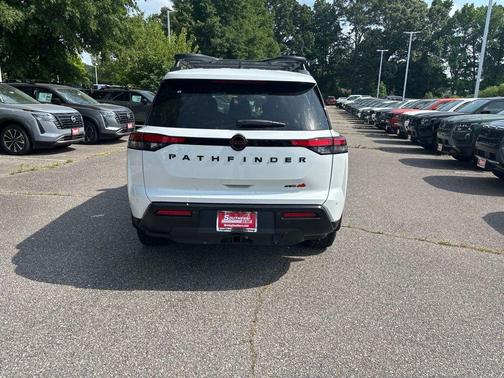 Pearl 2026 Nissan Pathfinder Rock Creek