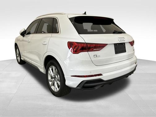 2025 Audi Q3 45 S line Premium