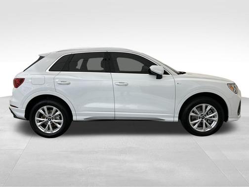 2025 Audi Q3 45 S line Premium