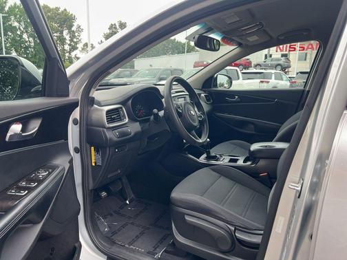 2018 Kia Sorento L