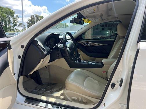 2016 INFINITI Q50 Hybrid Base