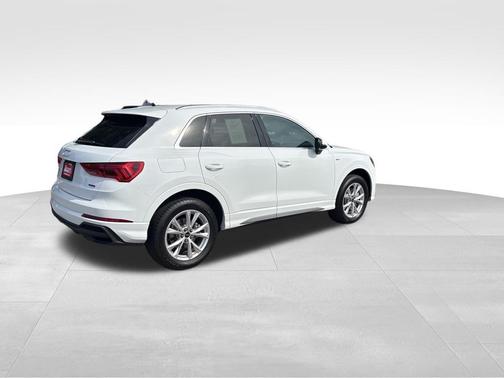 2025 Audi Q3 45 S line Premium