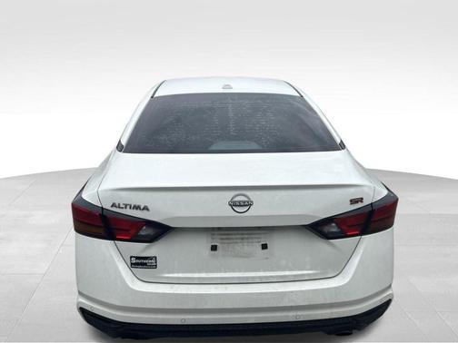 White 2024 Nissan Altima 2.5 SR