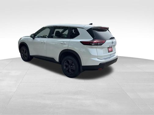 Everest White P 2026 Nissan Rogue SV