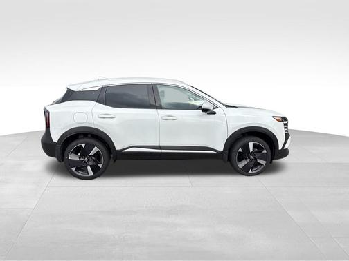 Aspen White Tri 2025 Nissan Kicks SR