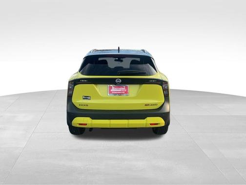 2025 Nissan Kicks SR