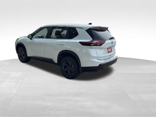 Everest White P 2026 Nissan Rogue SV