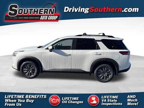 2025 Nissan Pathfinder SV