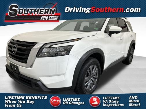 2025 Nissan Pathfinder SV