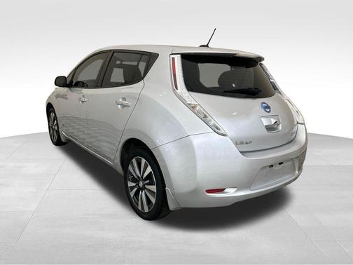 Brilliant Silver 2015 Nissan Leaf SV