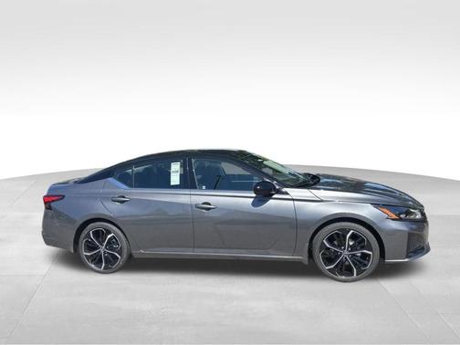2t Gun Blk Roof 2026 Nissan Altima 2.5 SR